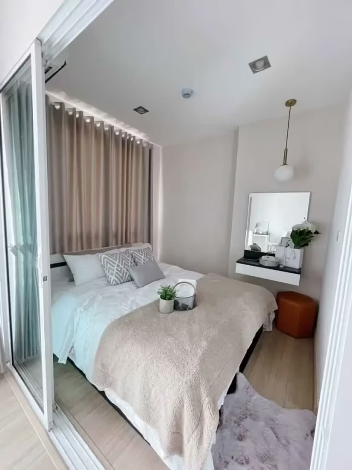 4 Bedroom Condo - Image 5