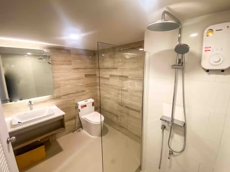 1 Bedroom Condo