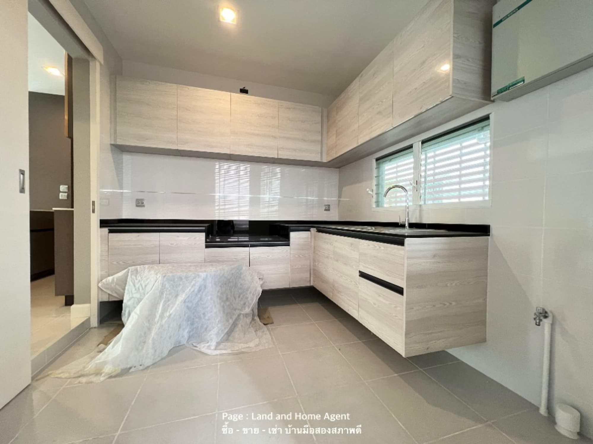 4 Bedroom House for Sale at Manthana Motorway-Krungthep Kreetha - Image 22