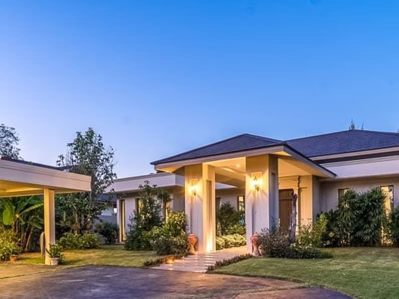Luxury Single-Story Pool Villa