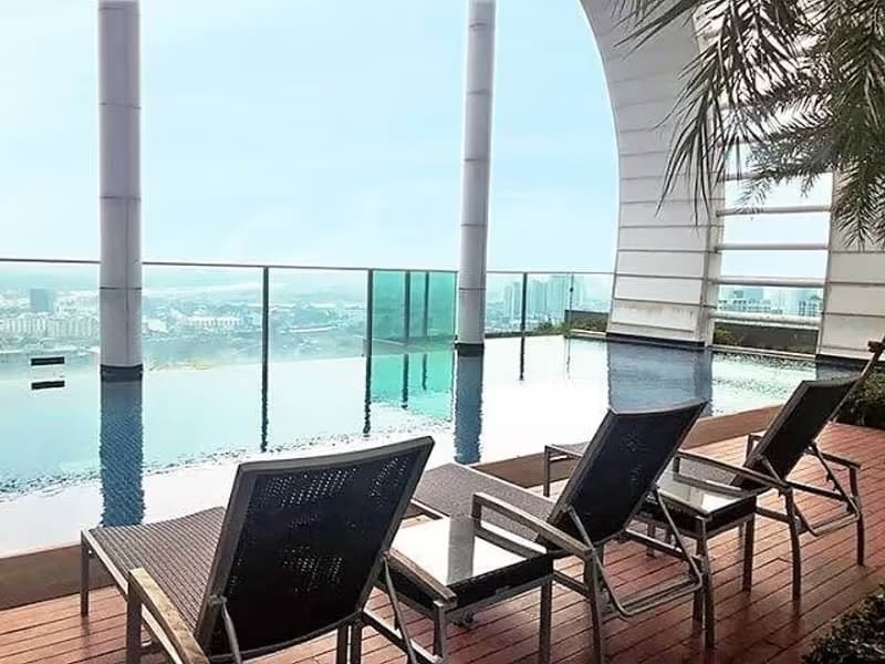 1 Bedroom Condo
