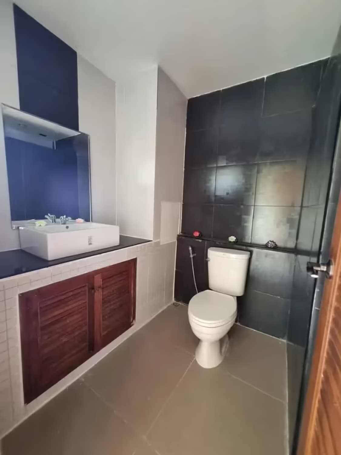 Condo for Rent, Sale at SR Complex - Image 7