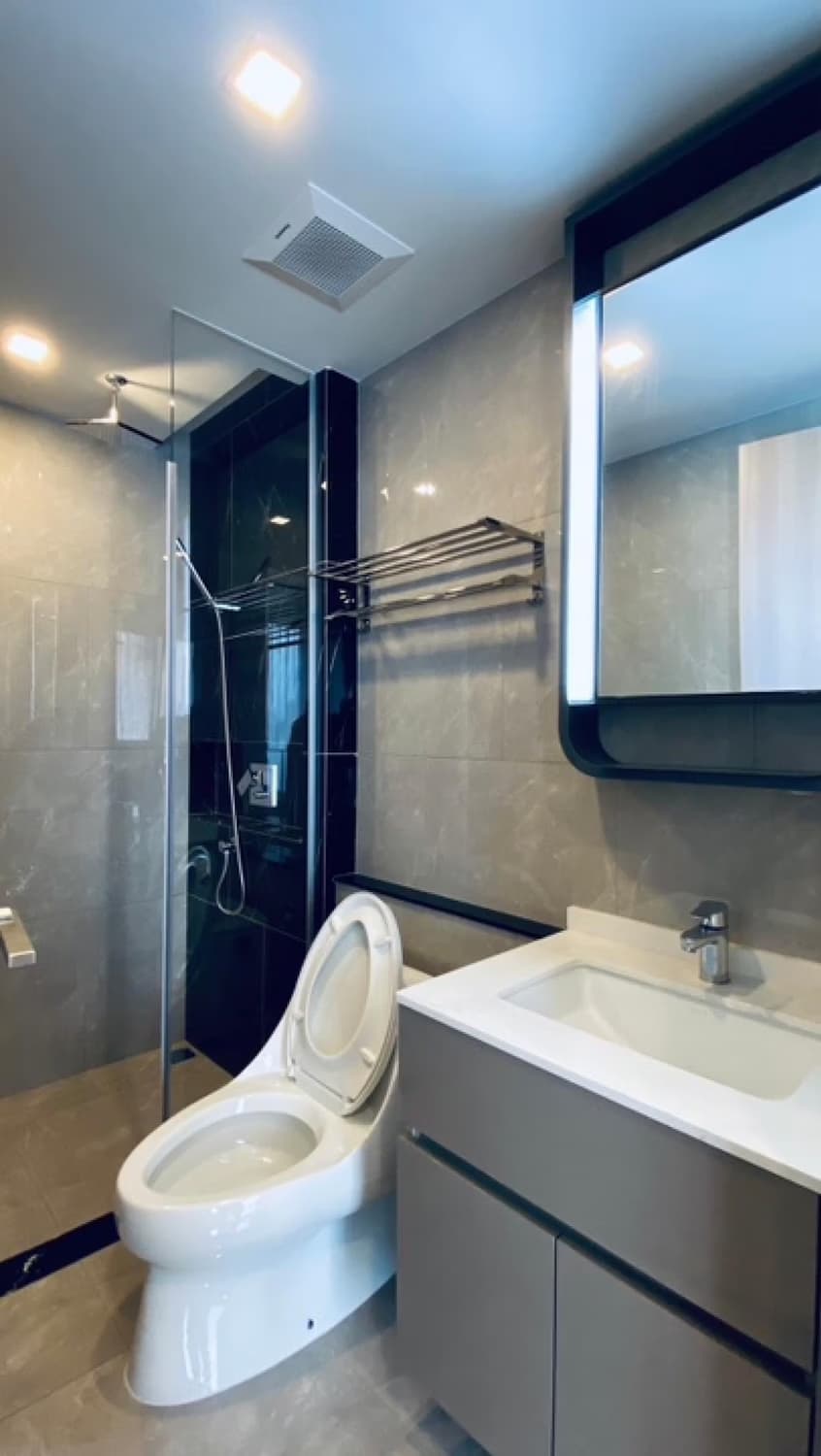 1 Bed Condo for Rent in Huai Khwang - Image 5