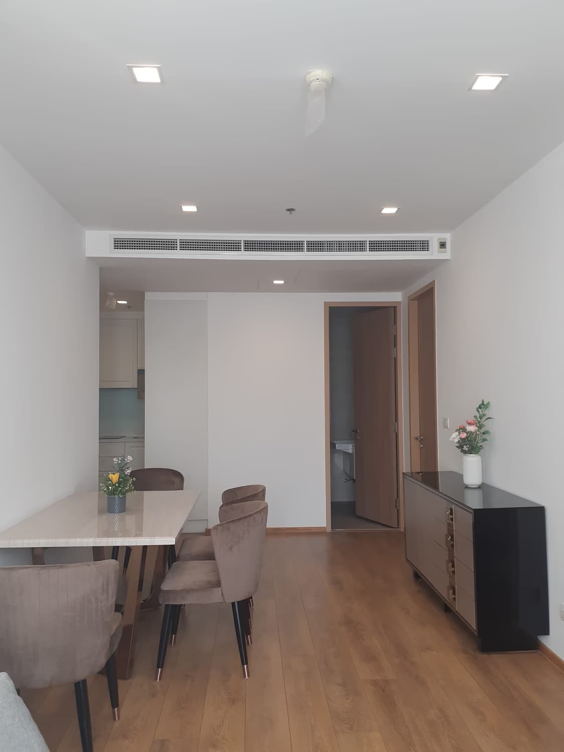 Condo for Rent at Noble BE 33   - Image 2