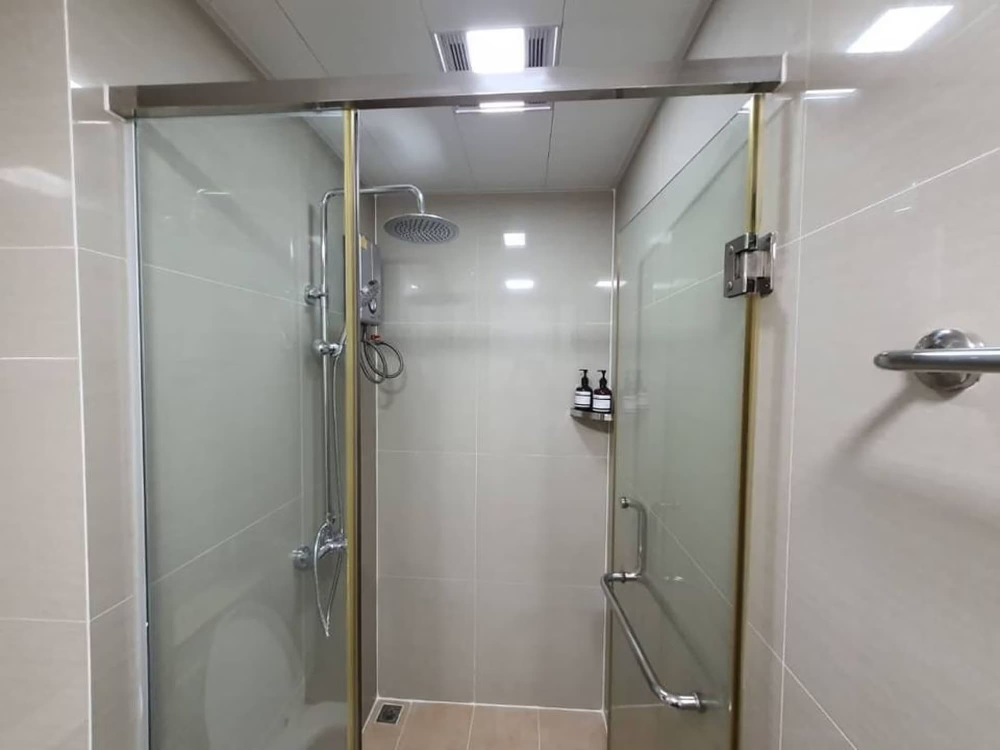 Condo for Sale at TC Green Condominium - Image 5