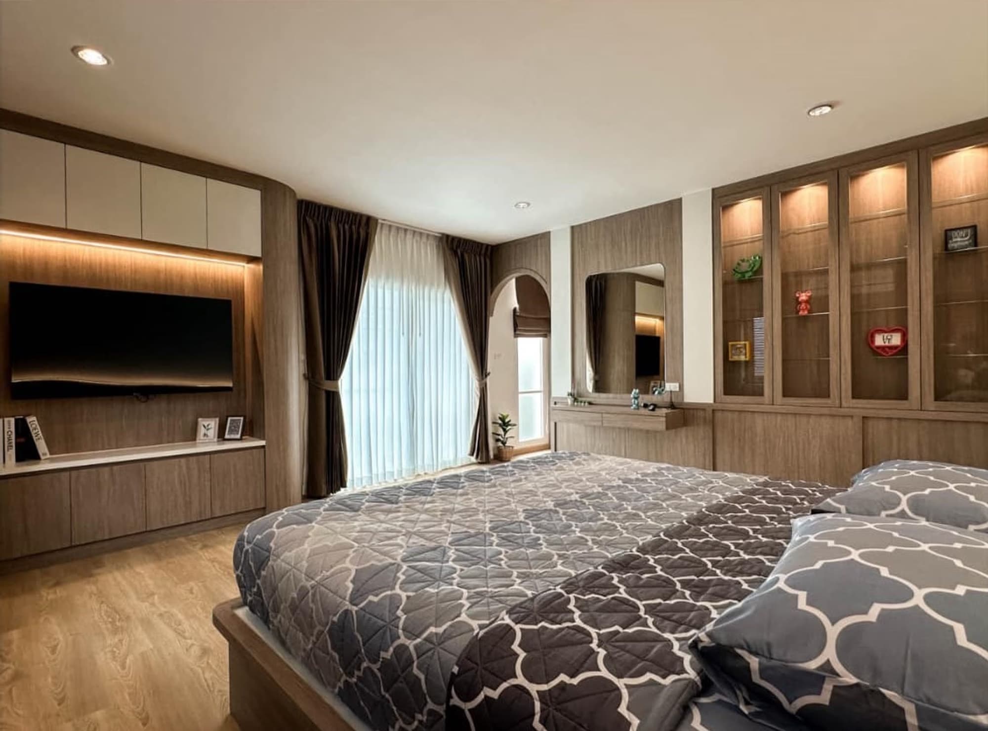 4 Bed House for Sale in undefined - Image 6