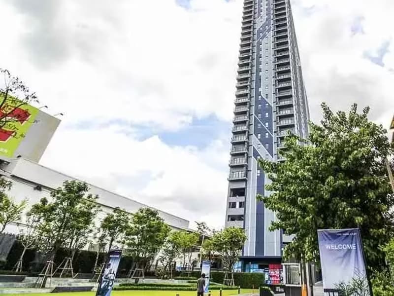 1 Bedroom Condo