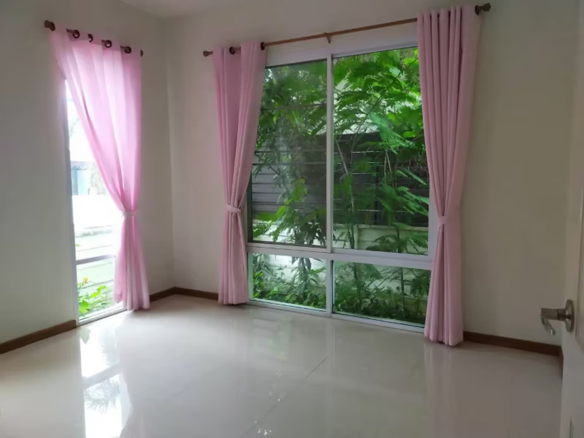 3 Bedroom House - Image 8