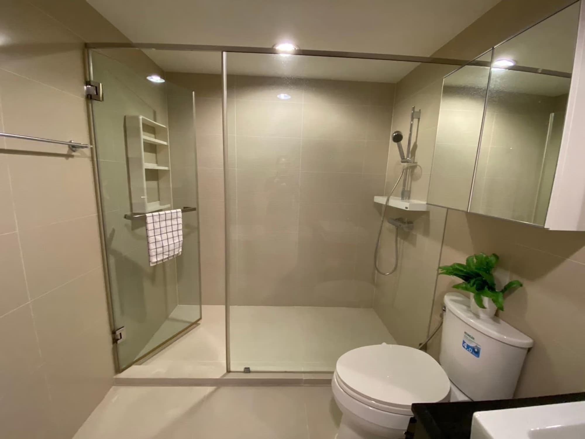 3 ห้องนอน คอนโด สำหรับ ขายและจำหน่าย ใน Huai Khwang - Image 5