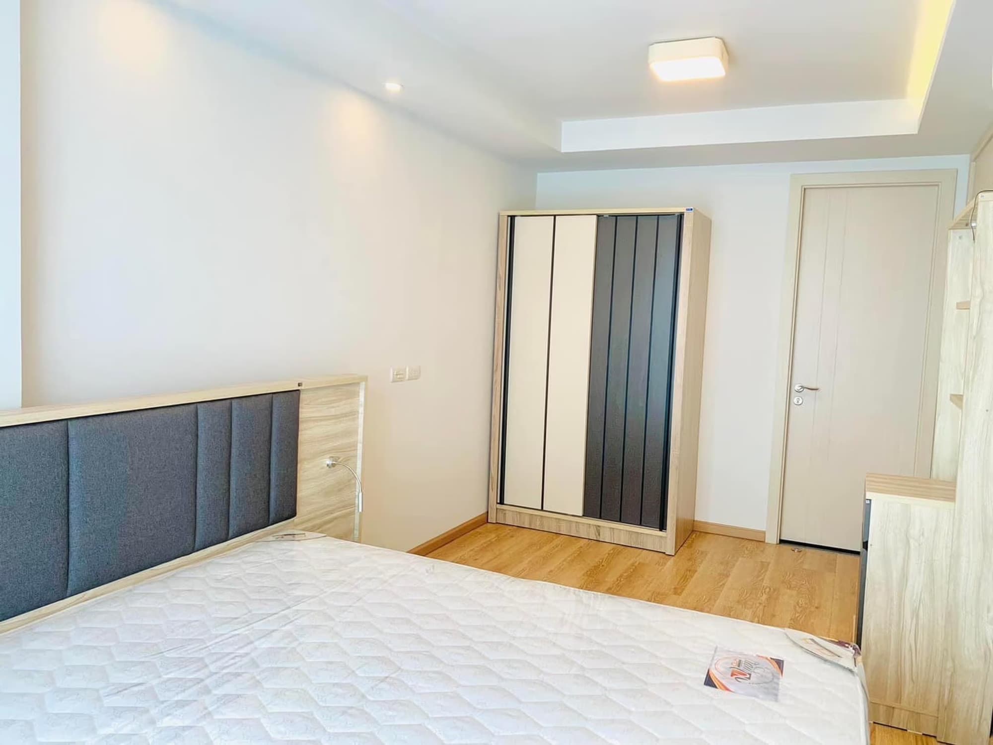 Condo for Rent at JRY Rama 9 Condominium - Image 10