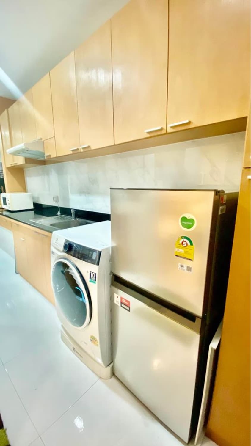  Trendy Condominium Sukhumvit 13 - Image 2