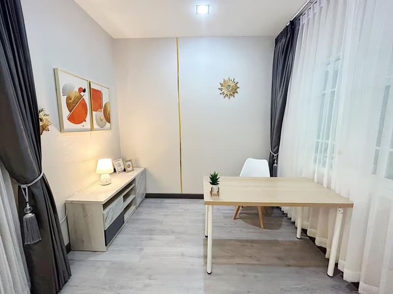 Townhouse for Rent at Golden Town RuamChok