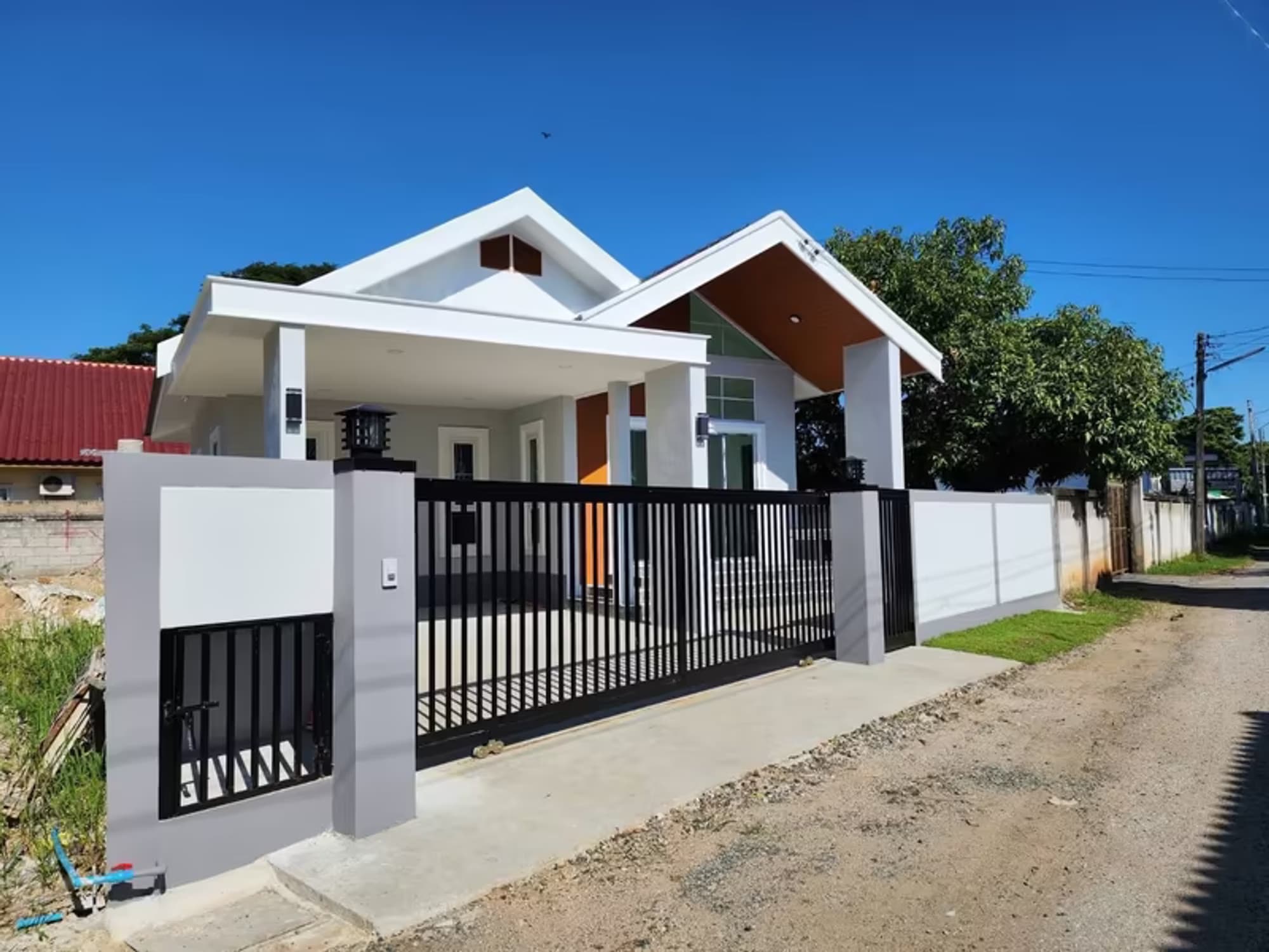 2 Bedroom House - Image 1