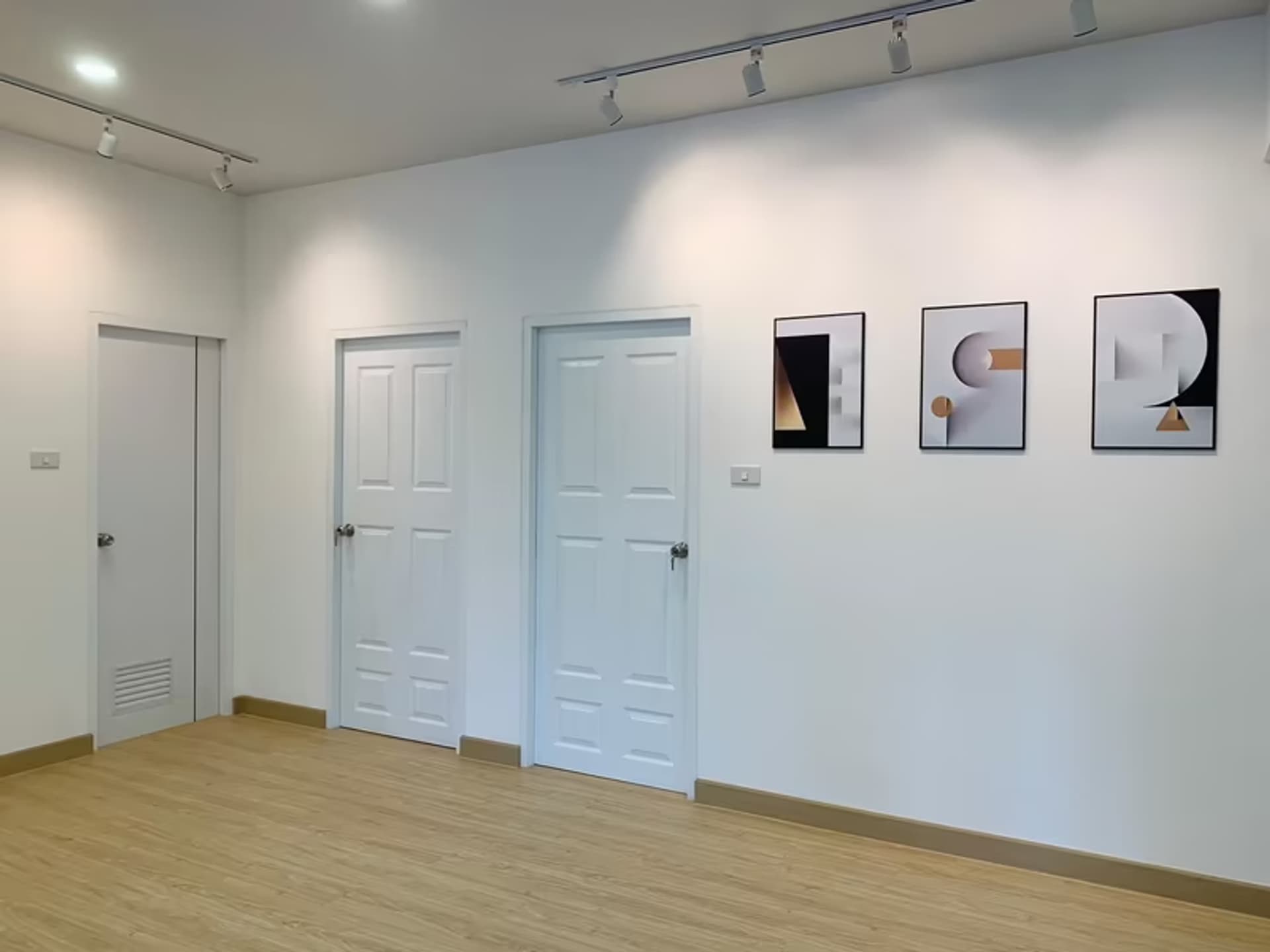 4 Bedroom House - Image 19