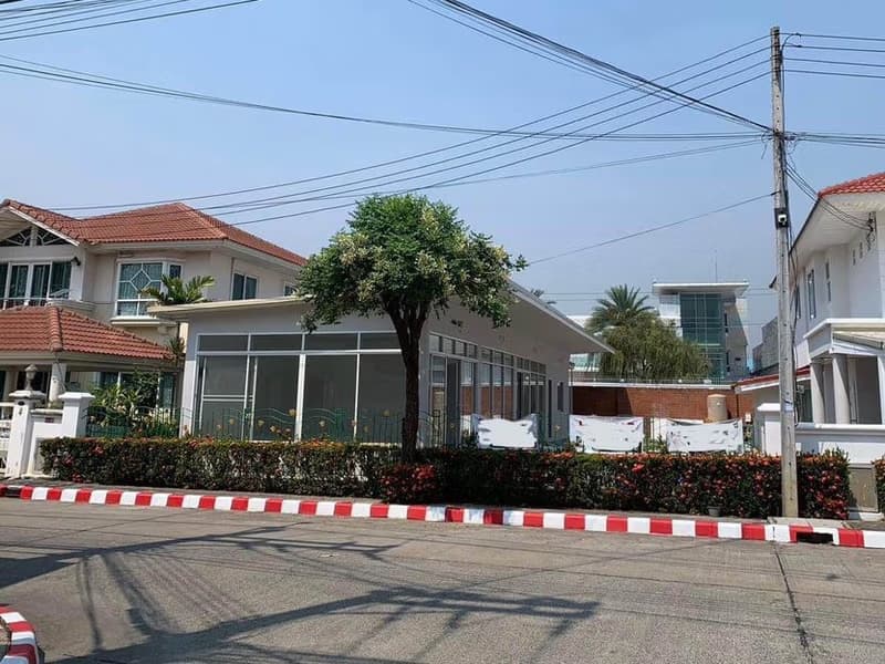 5 Bed House for Rent in Mueang Chiang Mai