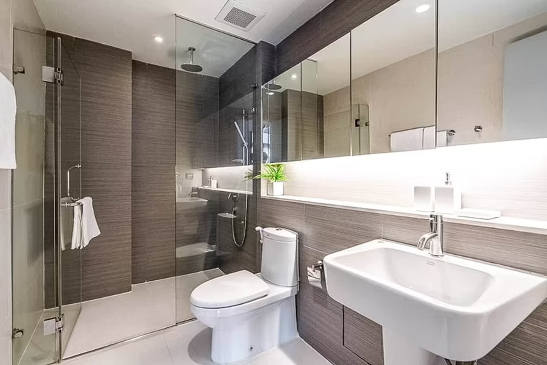 3 Bedroom Condo - Image 4