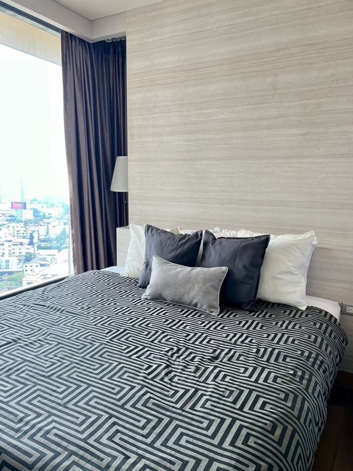 Condo for Rent at The Lumpini 24 - Image 11