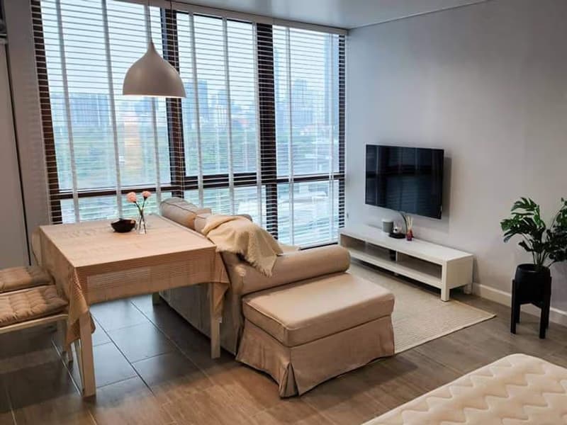 1 Bed Condo for Rent in Sathon
