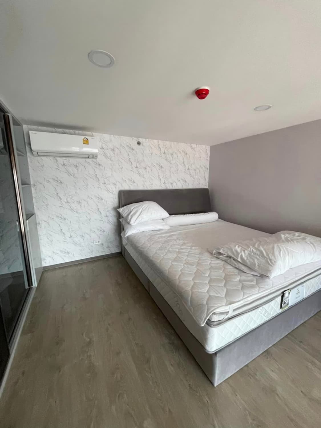 1 Bed Condo for Rent in Huai Khwang - Image 3