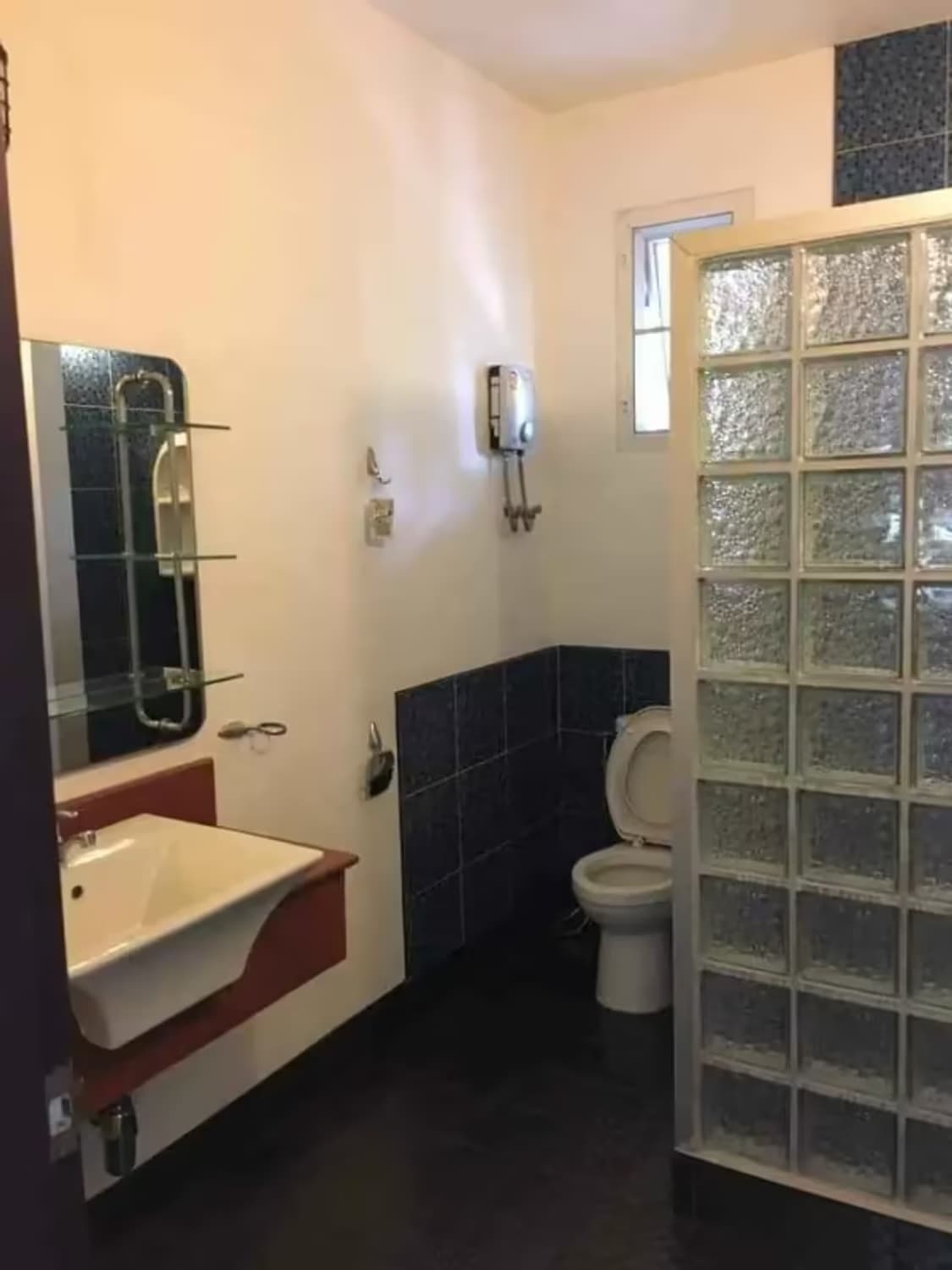 3 Bedroom House - Image 12