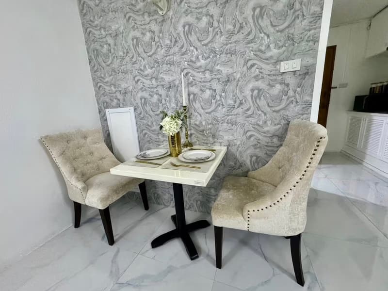 1 Bed Condo for Sale in undefined