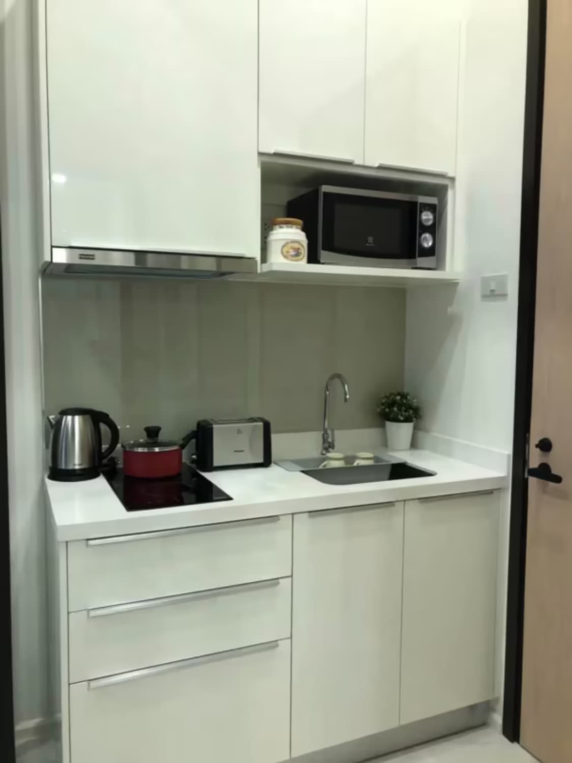 Chewathai Residence Asoke - 1 Bed Condo for Rent *CHEW4245 - Image 3