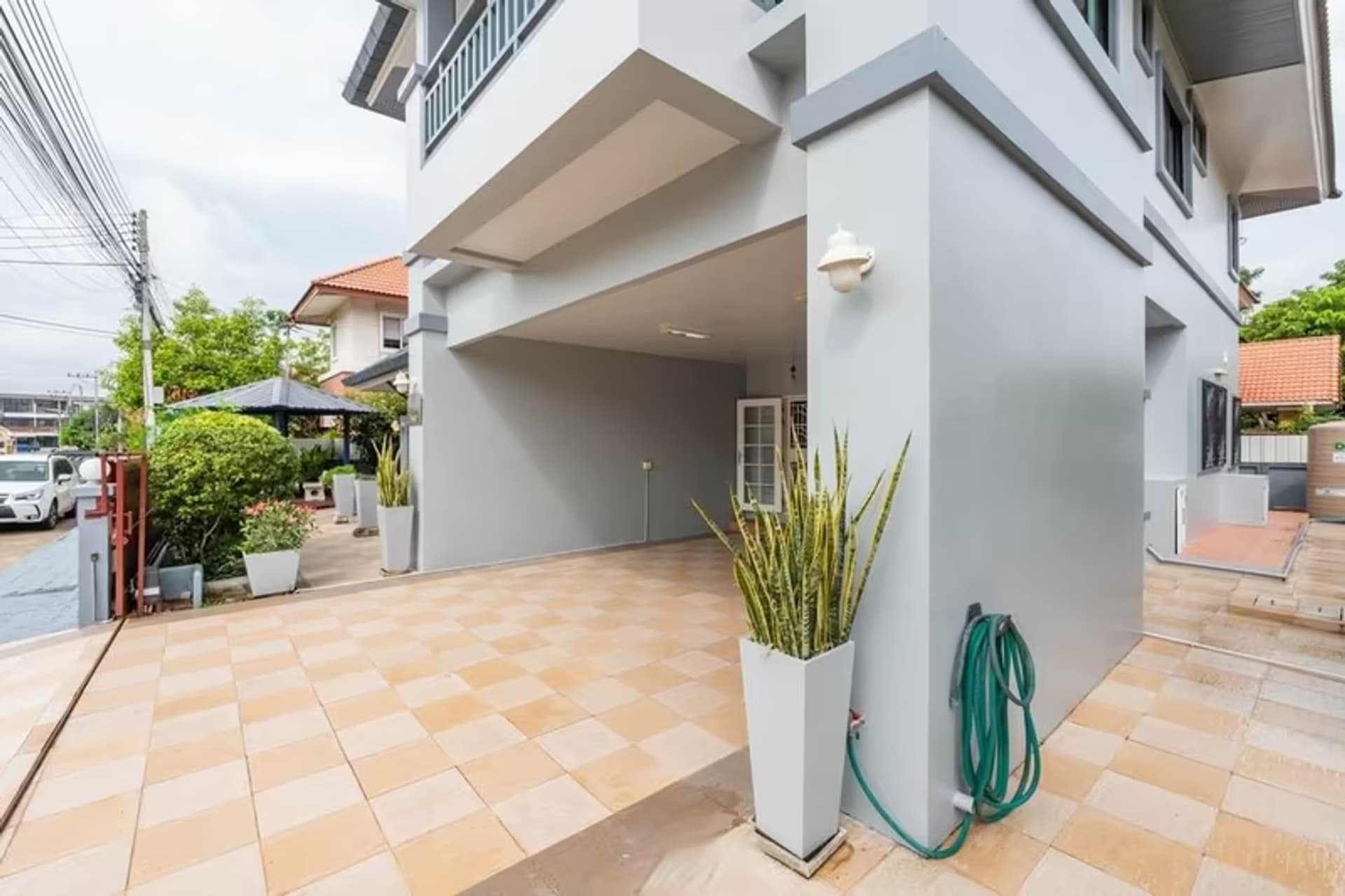 4 Bedroom House - Image 7
