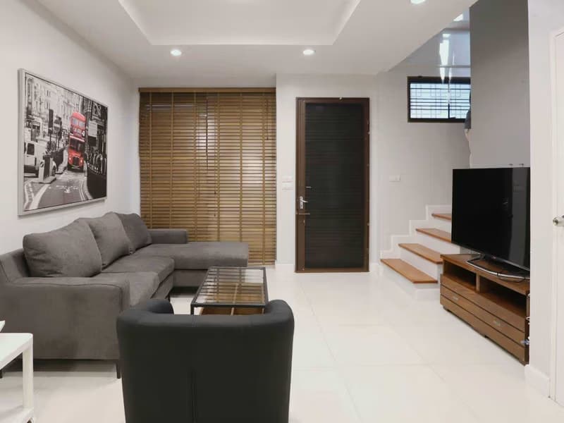3 Bed Townhouse for Rent in Phra Khanong
