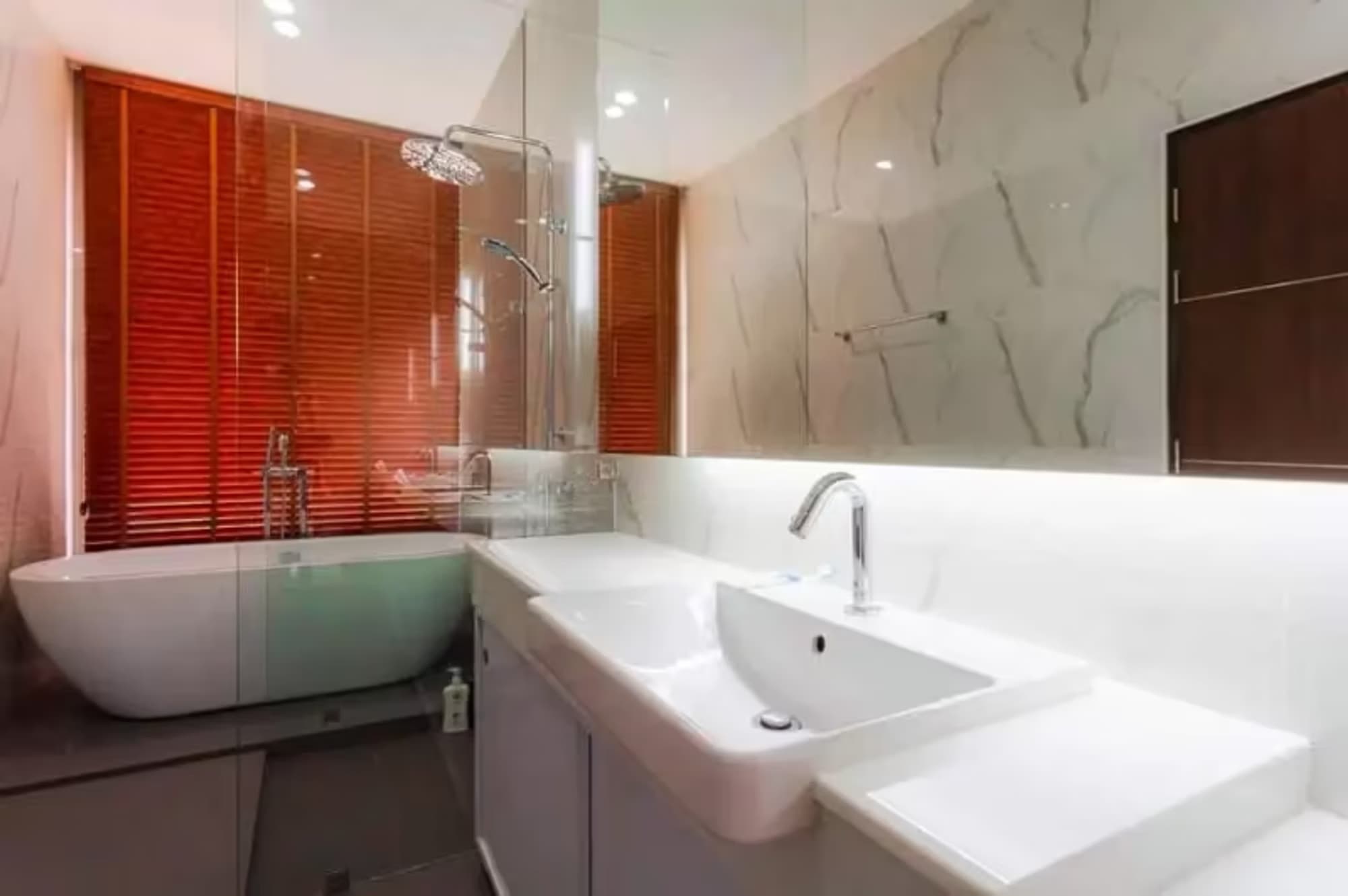 4 Bedroom House - Image 4