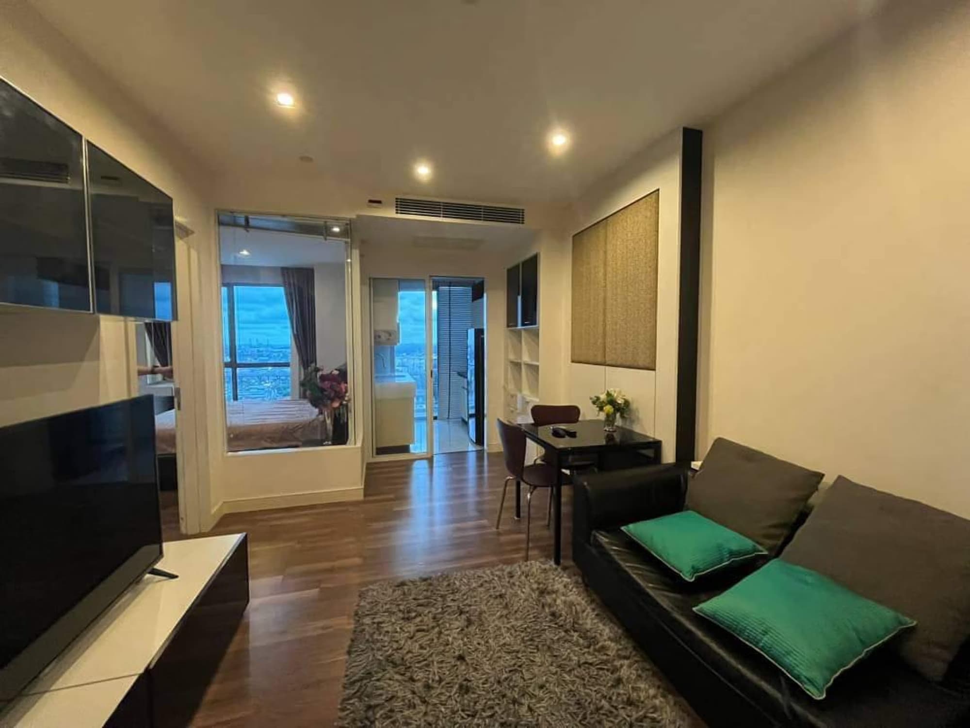 1 Bed Condo for Rent and Sale in Phra Khanong - Image 4