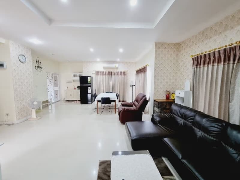 4 Bed House for Rent in Mueang Chiang Mai