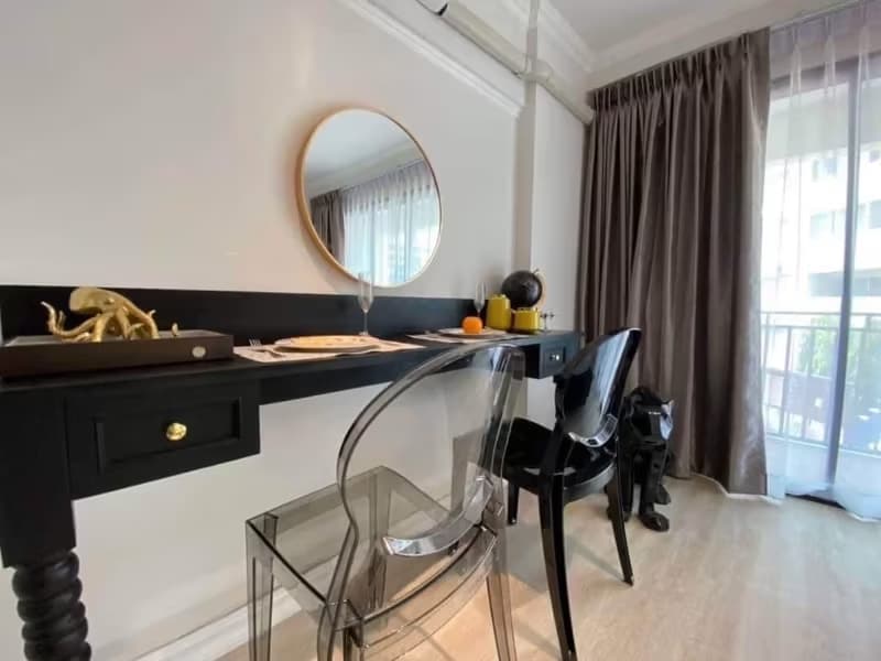 1 Bedroom Condo