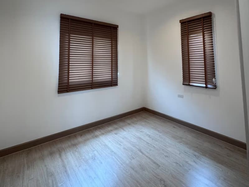 3 Bed House for Rent in Bang Phli District