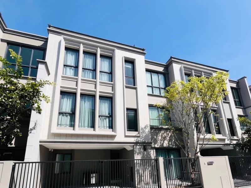 3 Bed Townhouse for Rent in Suan Luang