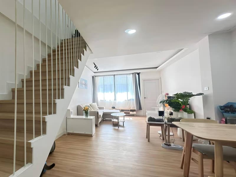 2 Bed Townhouse for Rent and Sale in Mae Rim District