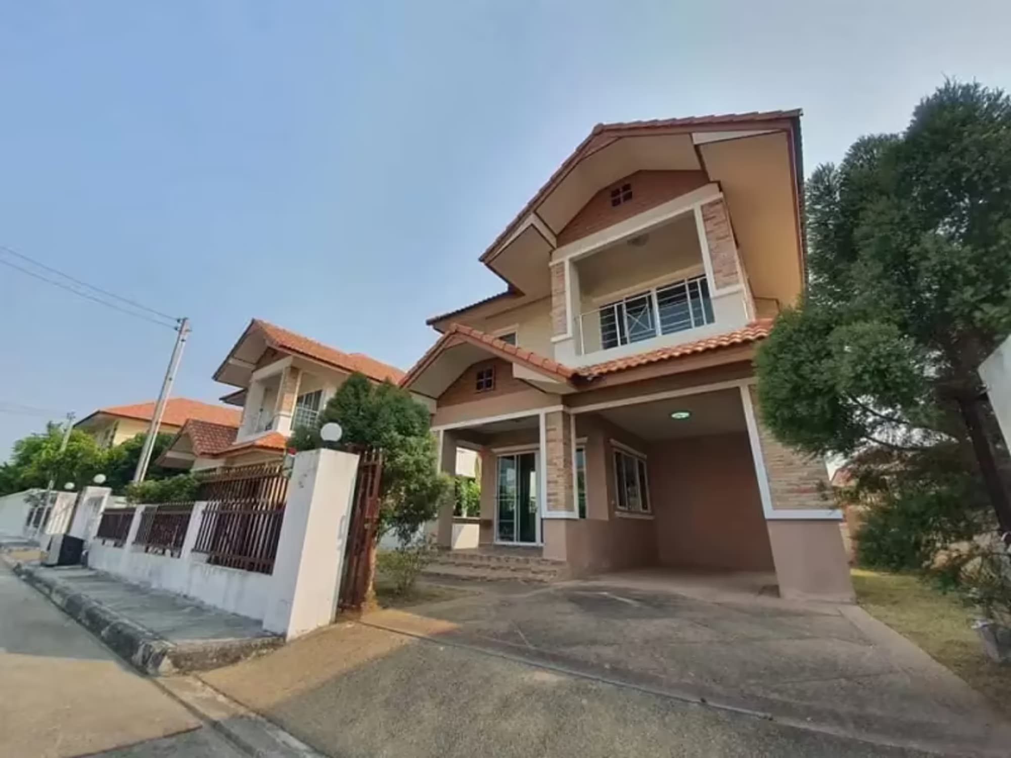 3 Bedroom House - Image 5