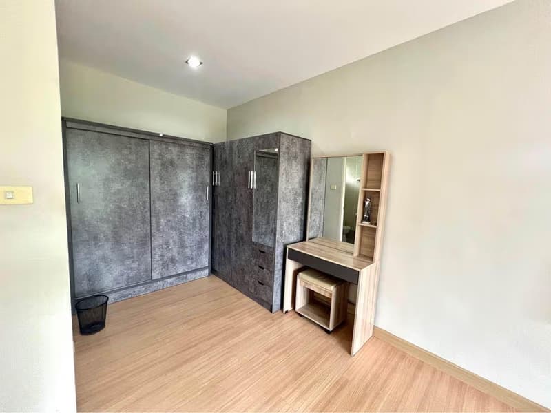 4 Bed House for Rent in Saraphi