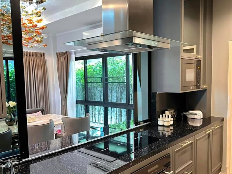 5 Bed House for Rent and Sale in ประเวศ