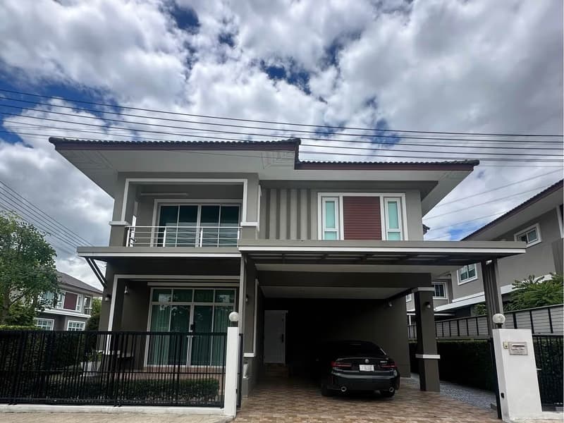 4 Bed House for Rent and Sale in San Kamphaeng