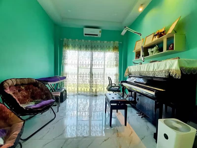 7 Bedroom House
