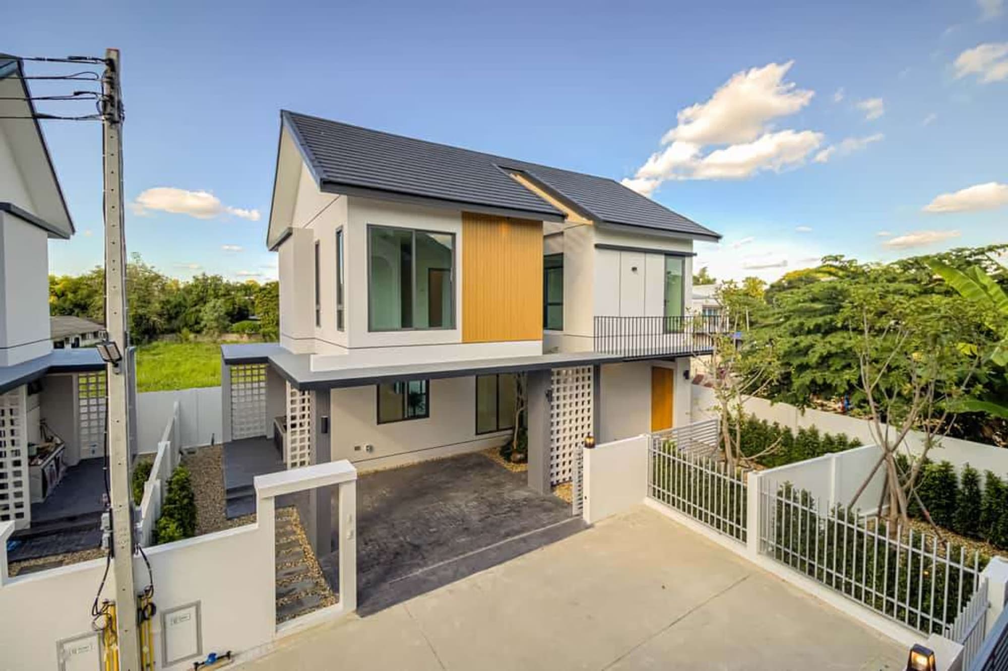 3 Bed House for Sale in Saraphi District - Image 1