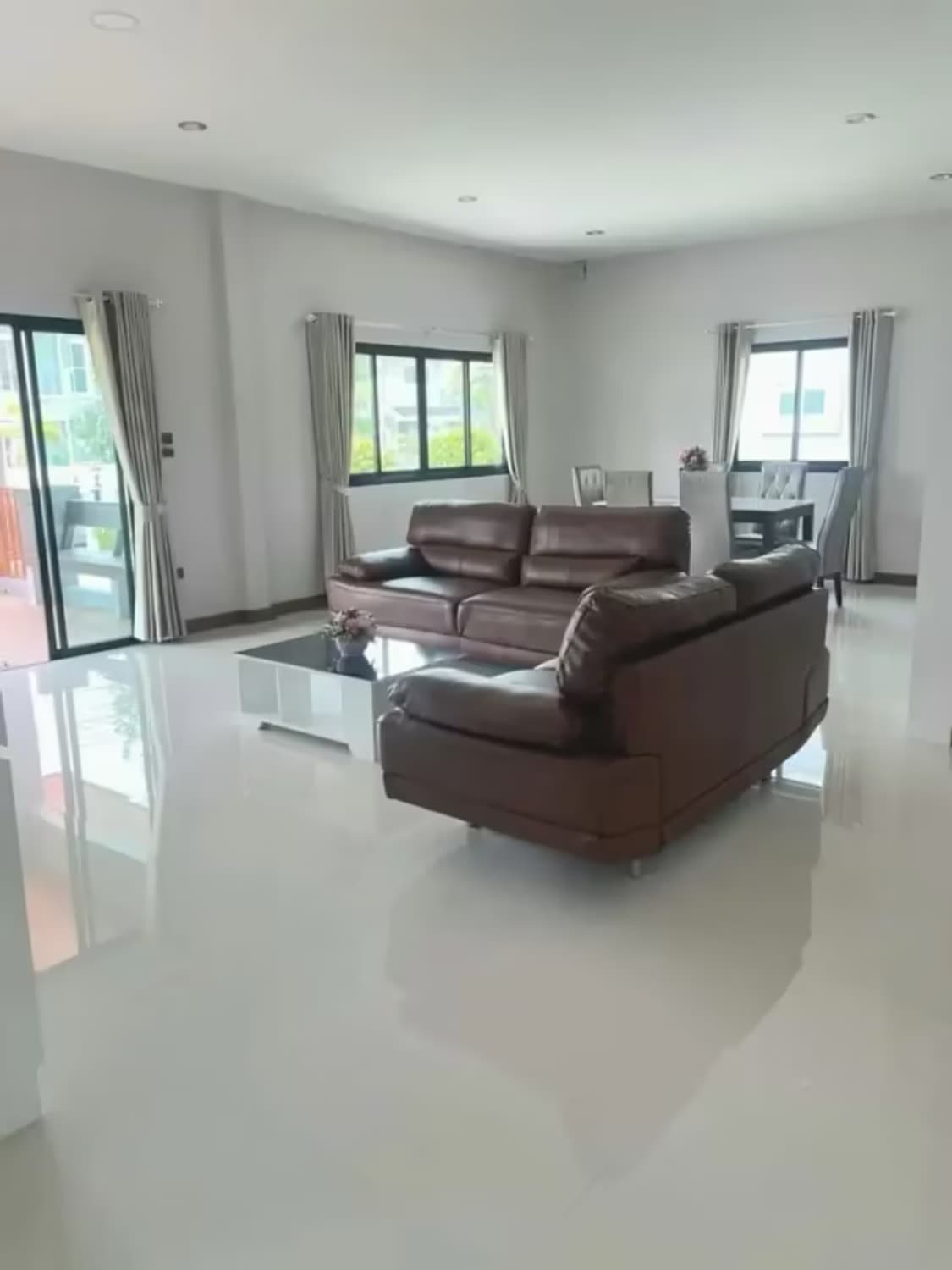 3 Bedroom House - Image 9