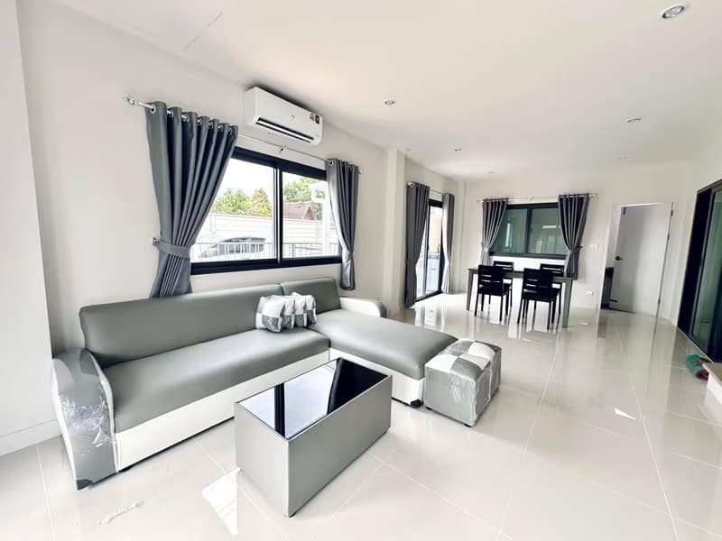4 Bed House for Rent in San Kamphaeng
