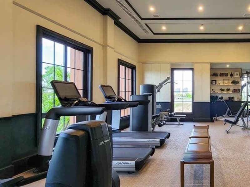 4 Bed House for Rent and Sale in Bang Kapi