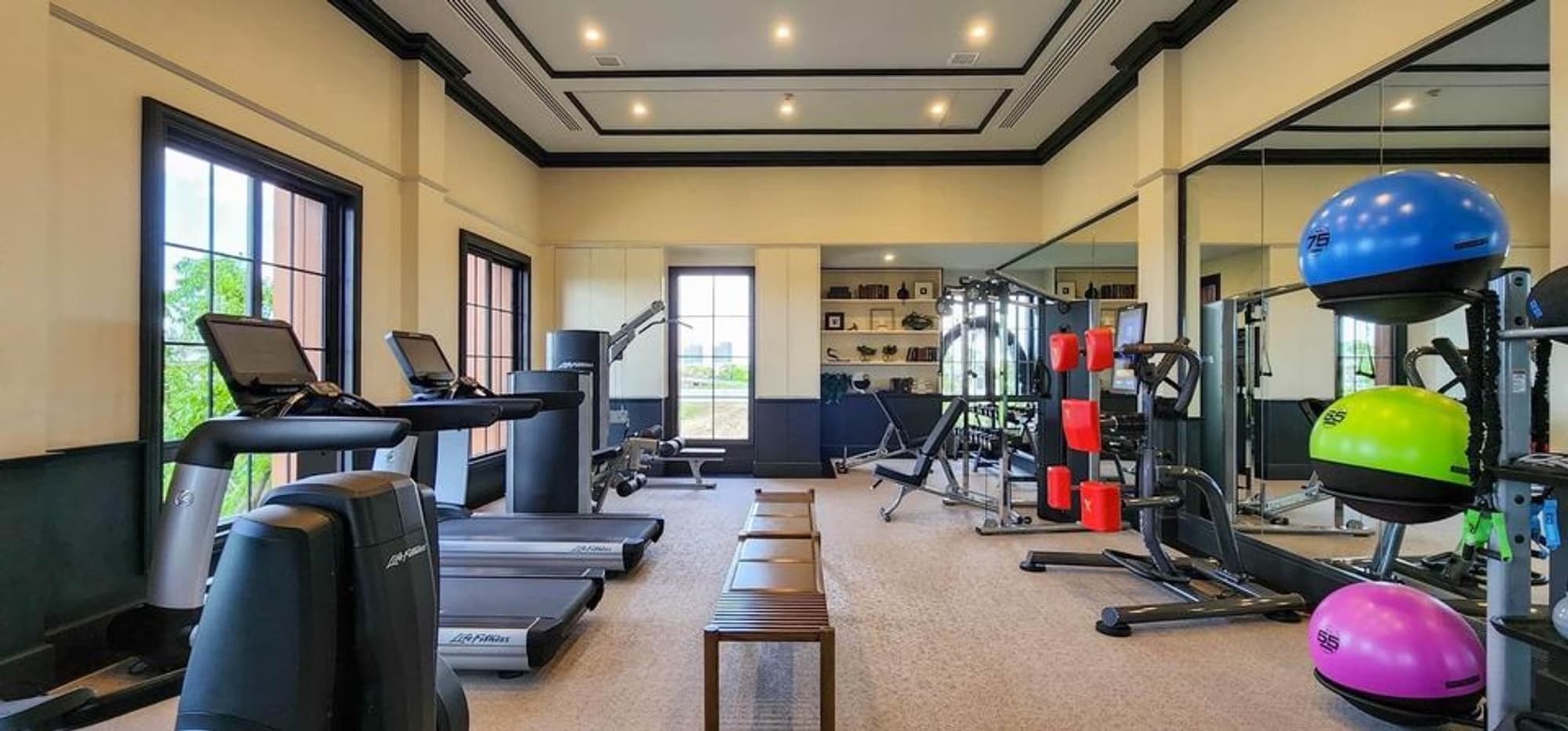 4 Bed House for Rent and Sale in Bang Kapi - Image 12