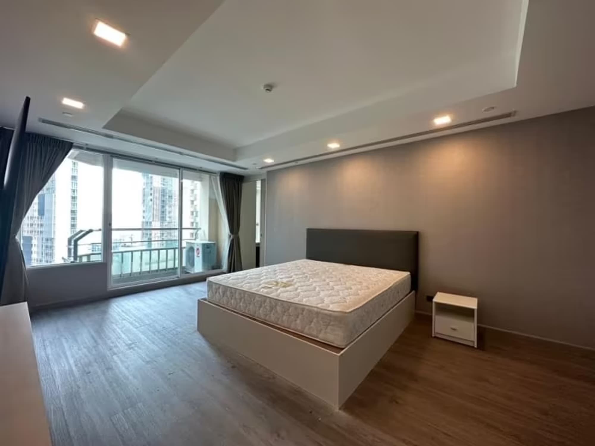 4 Bedroom Condo - Image 4