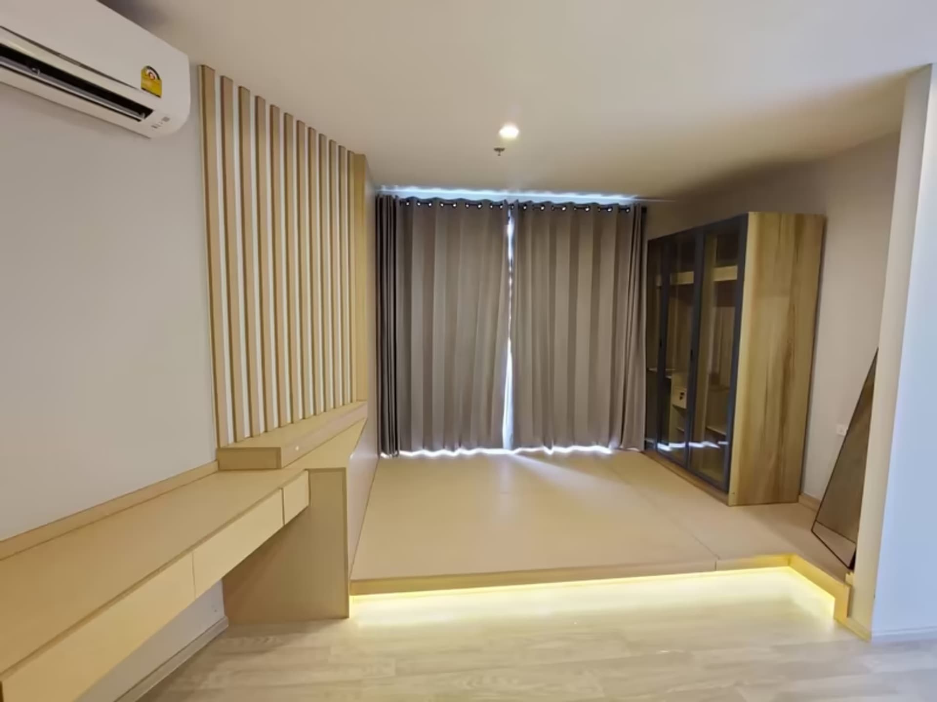 Studio for Sale at Ideo Mobi Sukhumvit Eastpoint - Image 3