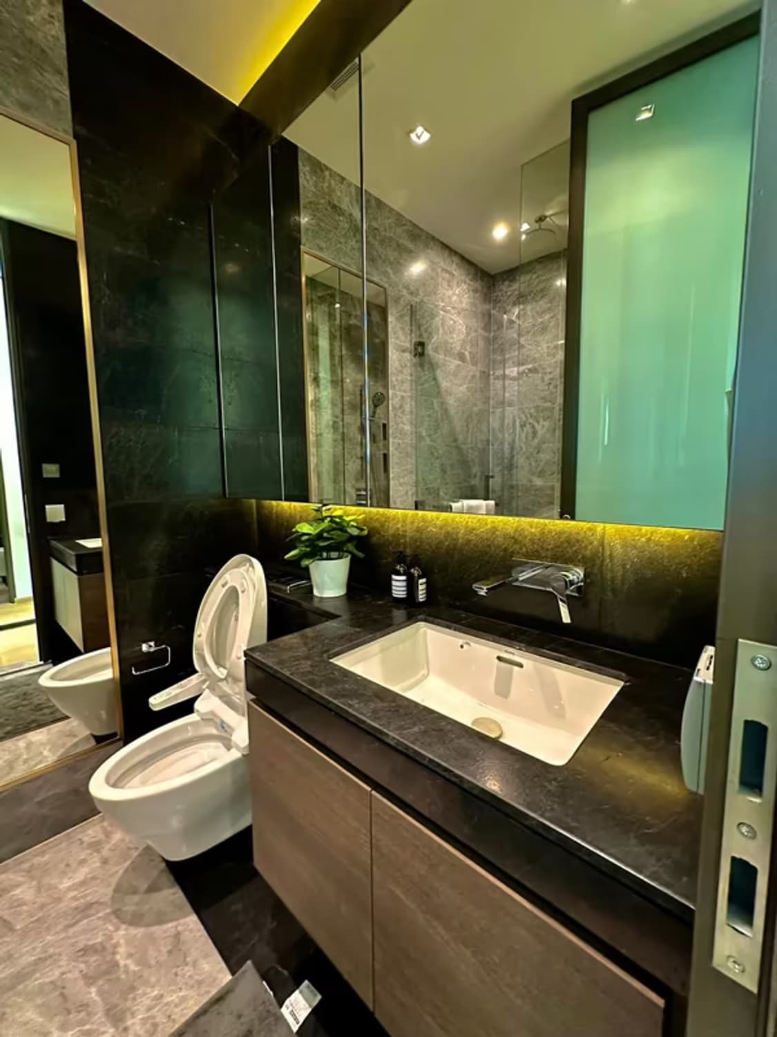  Condo for Rent, Sale at 28 Chidlom by SC Asset - Image 13