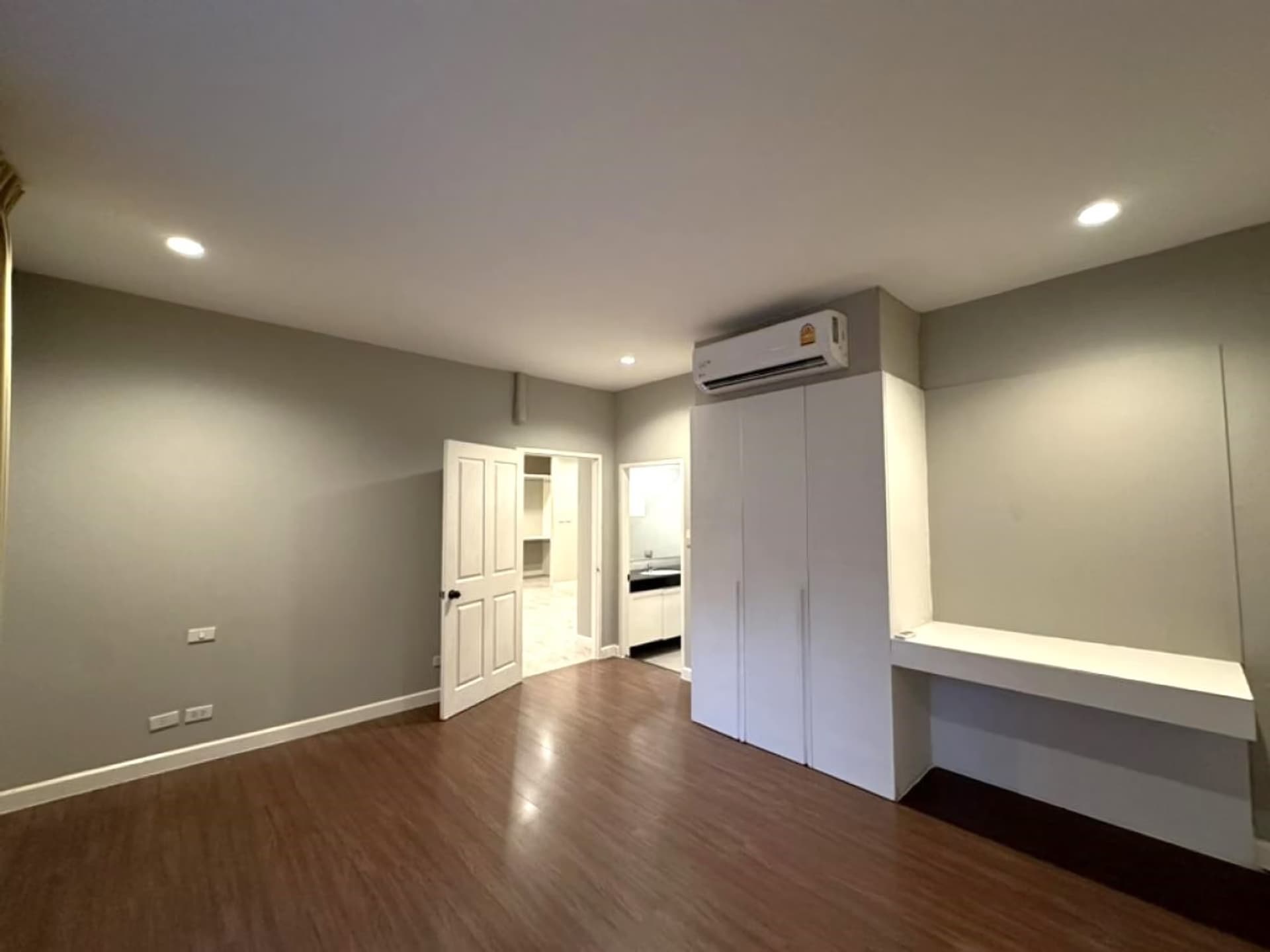 2 Bed House for Rent in Watthana - Image 6