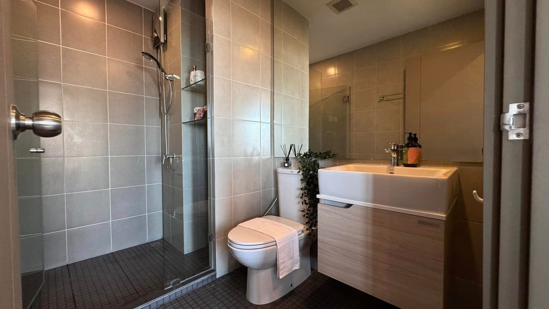 2 ห้องนอน Condo สำหรับ จำหน่าย ใกล้ Bang Na BTS - Image 6